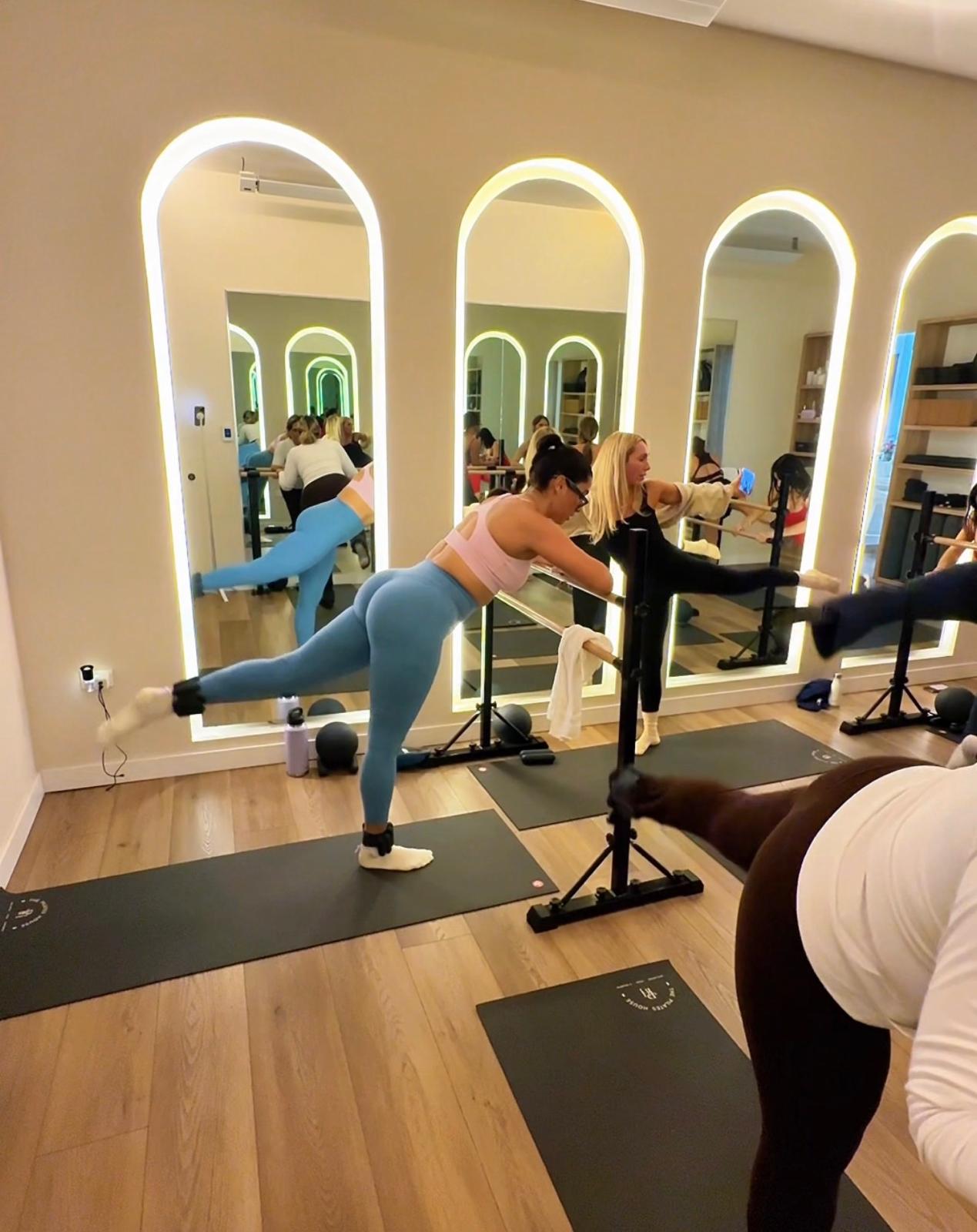 Arabesque en clase de barre